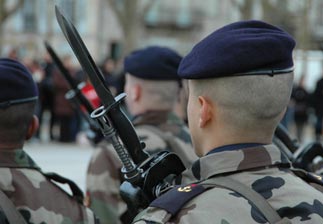 François Hollande demande la revue du rythme des restructurations au sein des armées