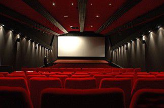Le film « Les Têtes de l’Emploi » traite du chômage avec humour