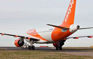 Easyjet ouvre de nouvelles liaisons, notamment au départ de Lille et continue ses recrutements