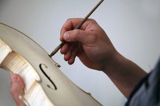 Luthier