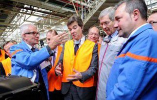 Montebourg se rend dans les usines automobiles de la région NPDC