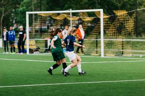 Rennes : Des recruteurs jouent au foot pour attirer les jeunes des quartiers.