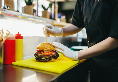 Pour assurer son ouverture, le Burger King de Lisieux souhaite recruter quinze personnes.