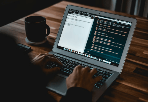 RCA investit 1,6 million d’euros dans l’IA agentique et prévoit plus de 50 recrutements